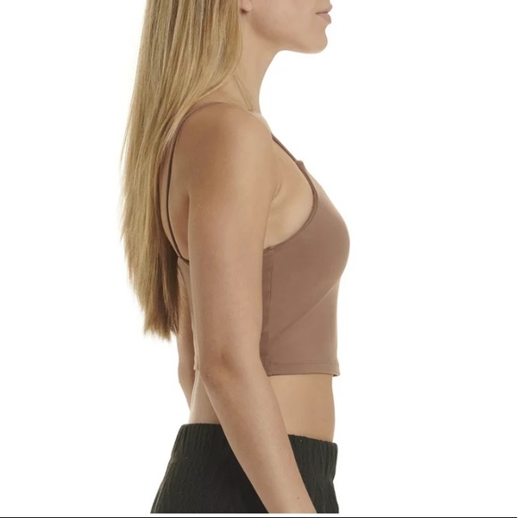 NWT Low Impact Sports Crop with Shelf Bra and Removable Pads - Picture 3 of 4